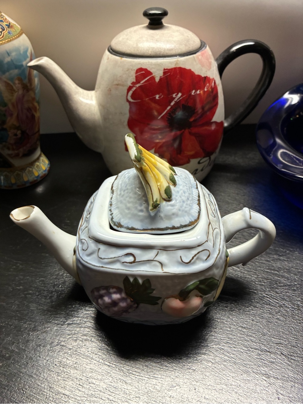 Ceramic Teapot with Red Poppy Motif - White and Red - Picture 5 of 7